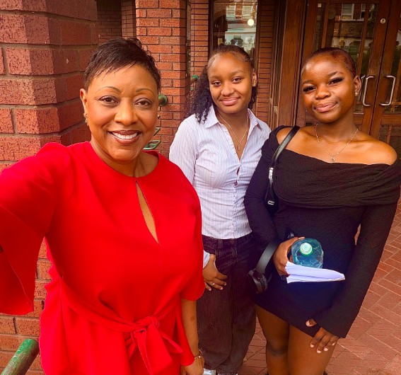 Law students visit to court low res1
